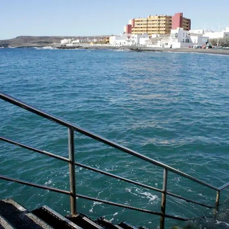 Apartamento Con Piscina. Tenerife Sur Arico el Nuevo